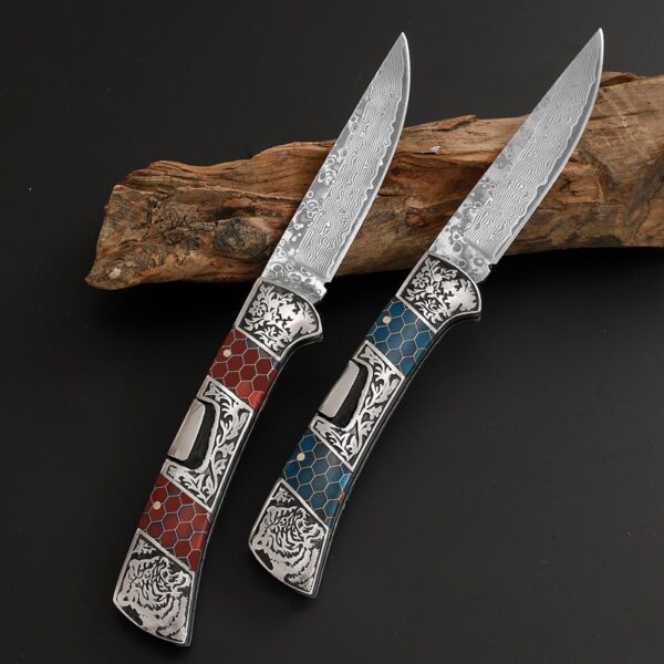Stylish Damascus Camping Knife